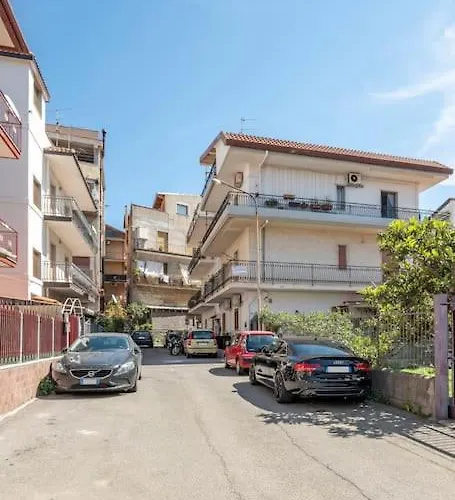 Un Passo Dal Mare Due Dall'etna *